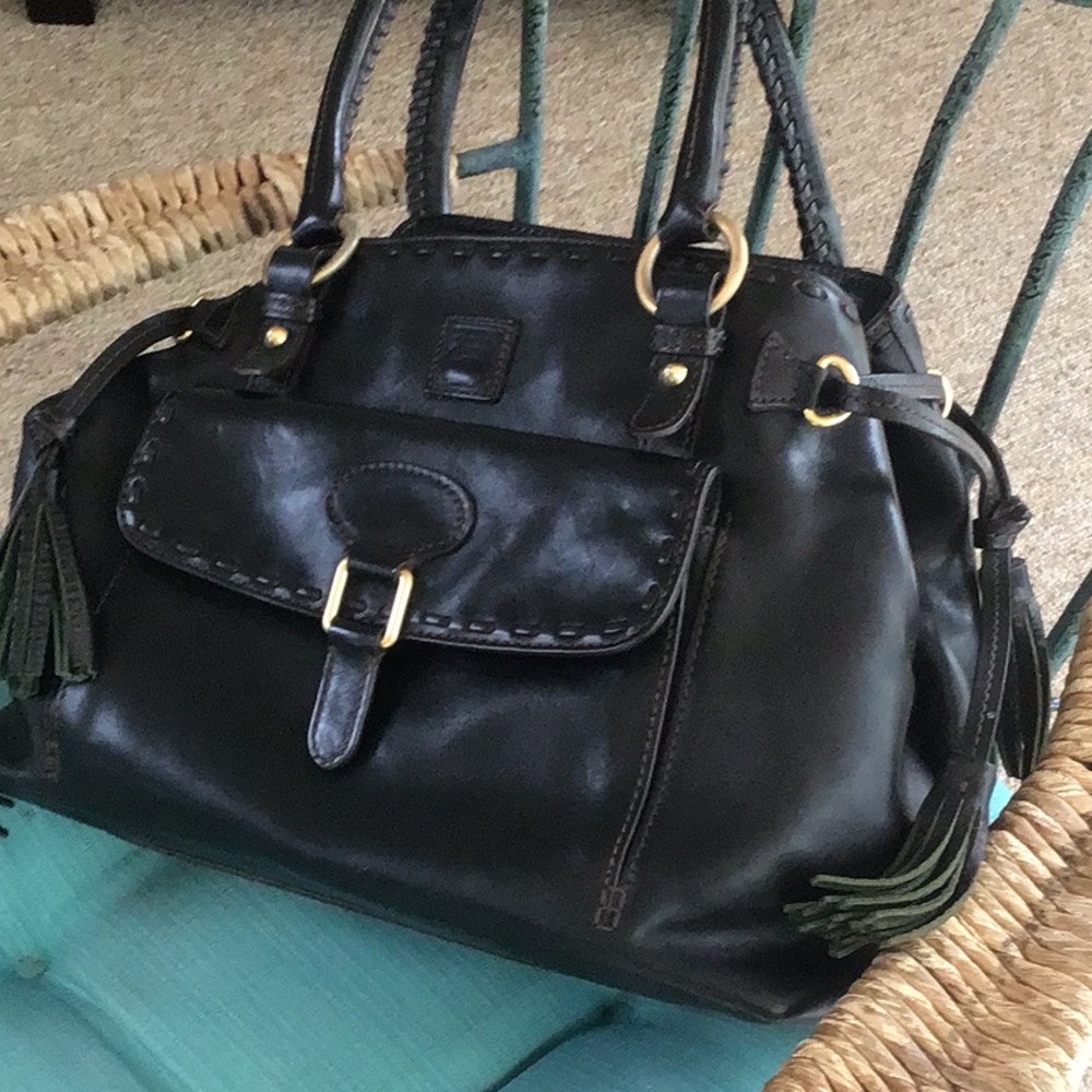 Awesome Dooney & Bourke satchel bag